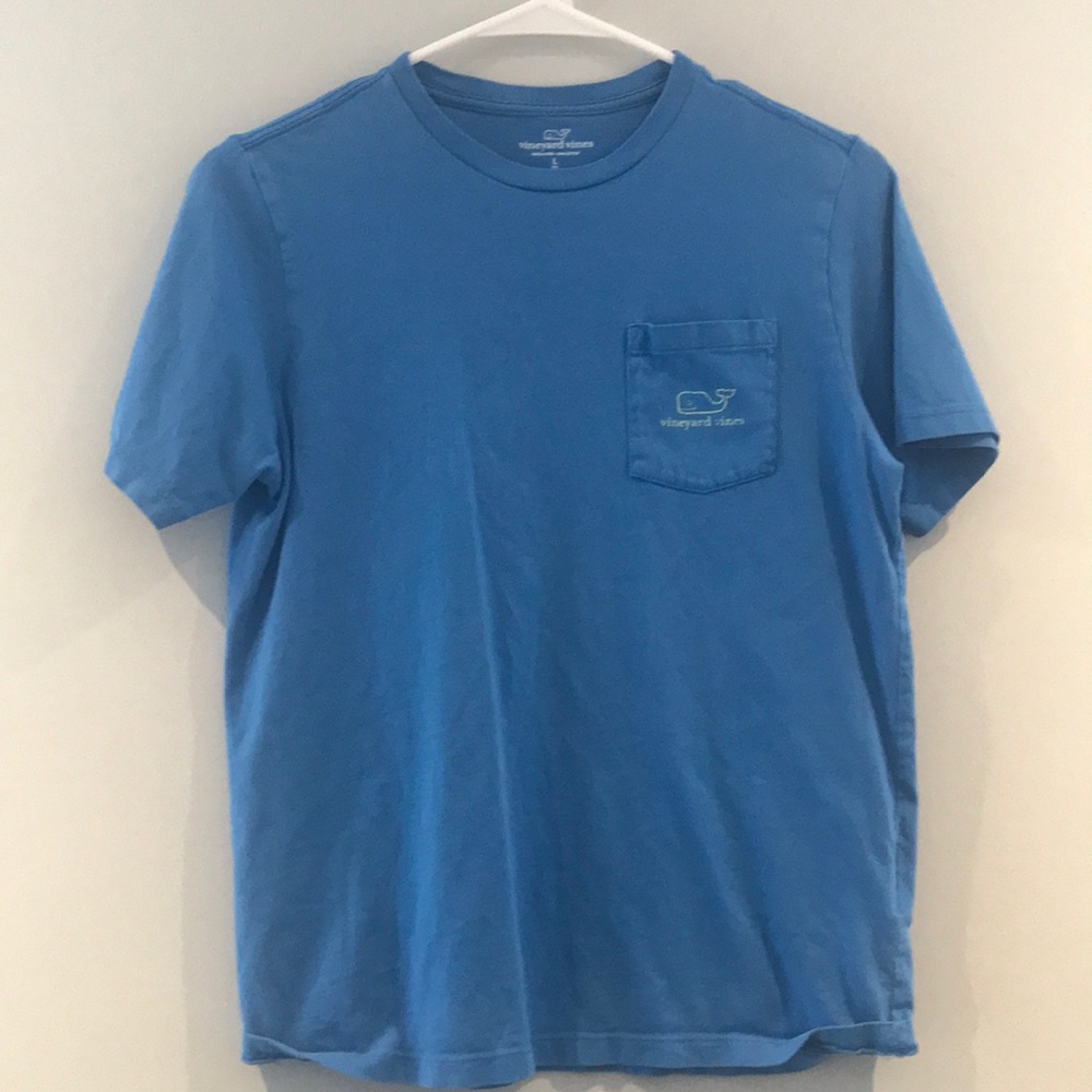 vineyard vines blue t-shirt
